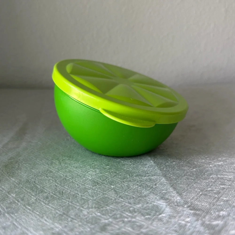 Tupperware Bright Green Citrus Prep Bowl with Squeeze Lid